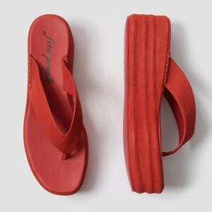 NEW Free People Haven Thong Flatform Sandal in Flame (Red) Size EU 41 or US 10